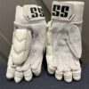 ss super test white batting gloves